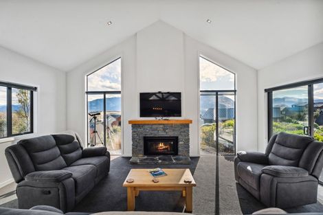 Photo of property in 15 Mckellar Drive, Jacks Point, Queenstown, 9371