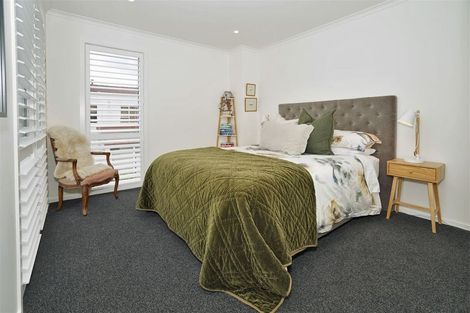 Photo of property in 2 Lake Crescent, Hamilton Lake, Hamilton, 3204