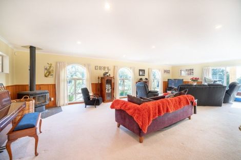 Photo of property in 50 Waicola Drive, Fitzherbert, Palmerston North, 4471