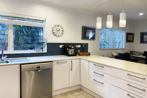 Photo of property in 39 Emlyn Place, Torbay, Auckland, 0630