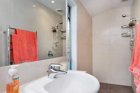 Photo of property in 22 Salamanca Road, Sunnynook, Auckland, 0620