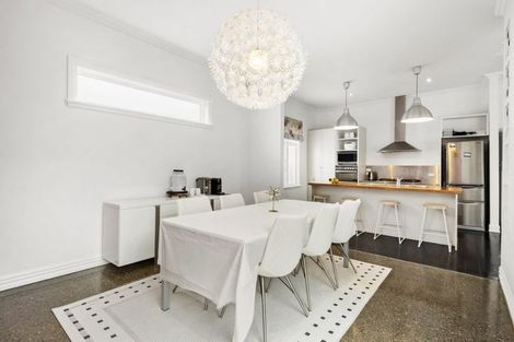 Photo of property in 28 Trent Street, Island Bay, Wellington, 6023