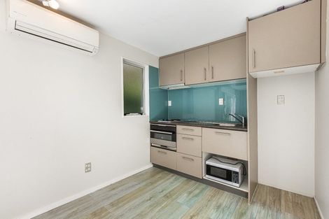 Photo of property in 70a Verran Road, Birkdale, Auckland, 0626