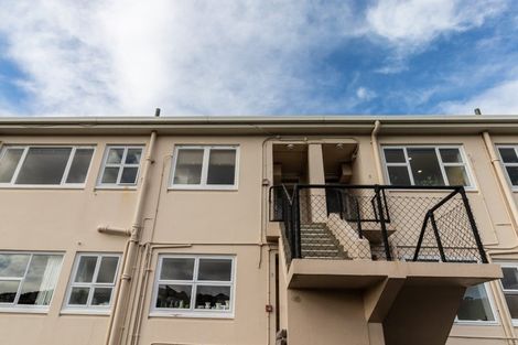 Photo of property in Harbour View Apartments, 147 Ohiro Road, Brooklyn, Wellington, 6021