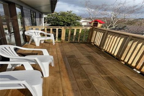 Photo of property in 1/17 Exeter Place, Unsworth Heights, Auckland, 0632