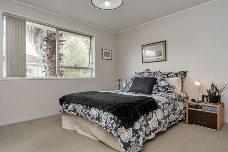 Photo of property in 22 Salamanca Road, Sunnynook, Auckland, 0620