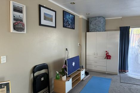 Photo of property in 17 Tatyana Place, Massey, Auckland, 0614