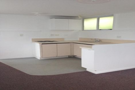 Photo of property in 16 Crompton Road, Massey, Auckland, 0614