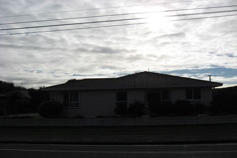 Photo of property in 1/20 Sawyers Arms Road, Northcote, Christchurch, 8052