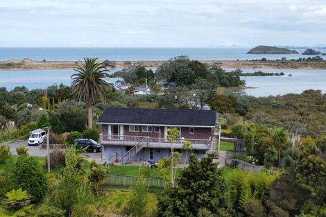 Photo of property in 21 Kakariki Road, Ngunguru, Whangarei, 0173