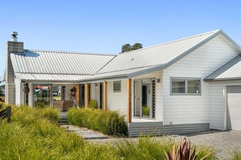 Photo of property in 132 Kiwi Road, Whangamata, 3620