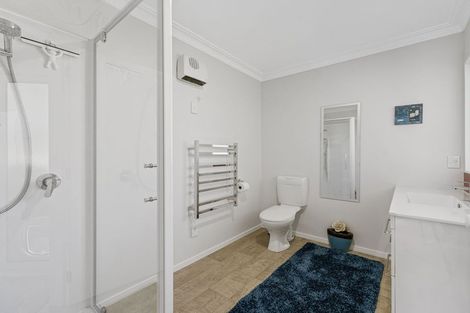 Photo of property in 2 Golders Place, Richmond Heights, Taupo, 3330