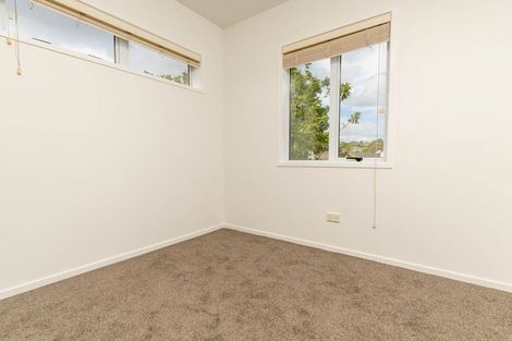 Photo of property in 14/30 John Jennings Drive, Oteha, Auckland, 0632