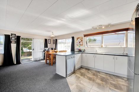 Photo of property in 8b Windlesham Place, Wakefield, 7025