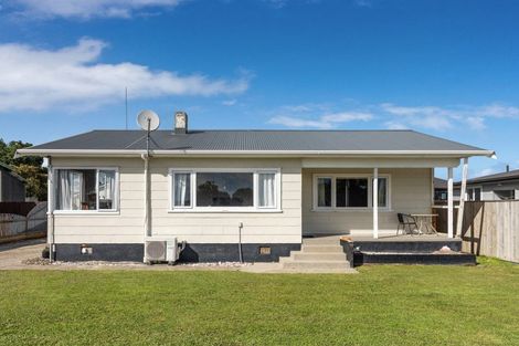Photo of property in 6 Rimu Street, Edgecumbe, 3120