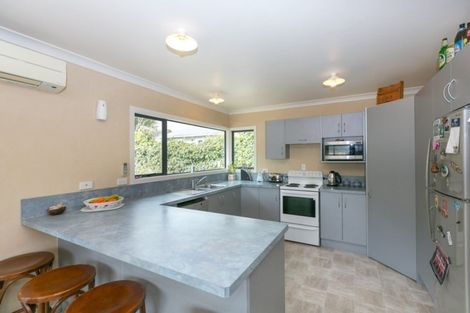 Photo of property in 55 Seaview Road, Marfell, New Plymouth, 4310