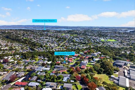 Photo of property in 1 Brunton Place, Glenfield, Auckland, 0629