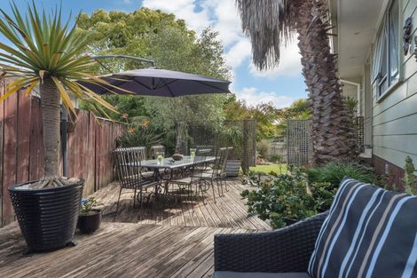 Photo of property in 22 Salamanca Road, Sunnynook, Auckland, 0620