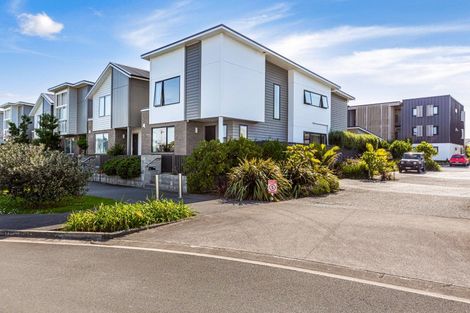 Photo of property in 14 Kotuku Lane, Hobsonville, Auckland, 0616