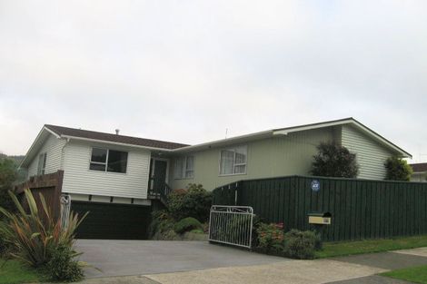 Photo of property in 106 Taylor Terrace, Tawa, Wellington, 5028