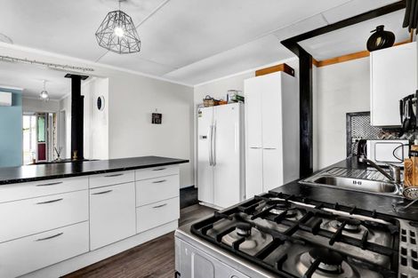 Photo of property in 6 London Street, Eltham, 4322