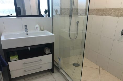 Photo of property in 48 Lakeside Drive, Orewa, 0931