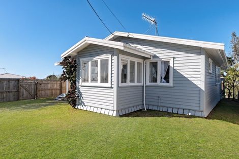 Photo of property in 14 Dunlop Road, Te Puke, 3119