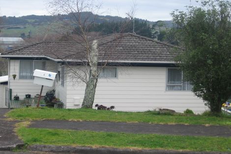 Photo of property in 16 Leatham Crescent, Opaheke, Papakura, 2113