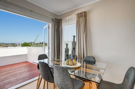 Photo of property in 1/56 Potter Avenue, Northcote, Auckland, 0627