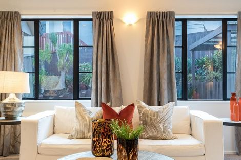 Photo of property in 39 Picasso Drive, West Harbour, Auckland, 0618