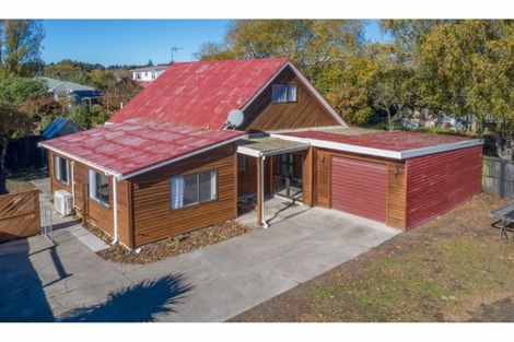 Photo of property in 2a Wainoni Road, Wainoni, Christchurch, 8061