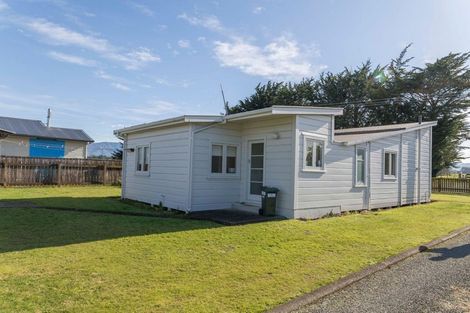 Photo of property in 27 Smith Street, Dannevirke, 4930