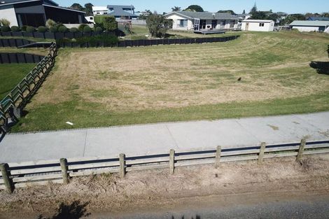 Photo of property in 17 Goble Road, Clarks Beach, 2679