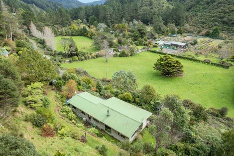 Photo of property in 298 Moores Valley Road, Wainuiomata, 5373