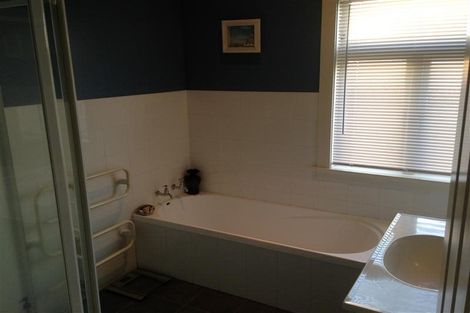 Photo of property in 67 Margan Avenue, New Lynn, Auckland, 0600