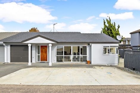 Photo of property in 2/47 Great South Road, Manurewa, Auckland, 2102