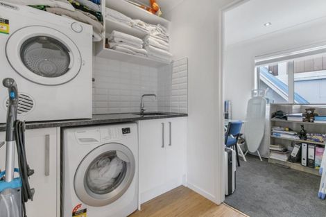 Photo of property in 52 Shakespear Road, Army Bay, Whangaparaoa, 0930