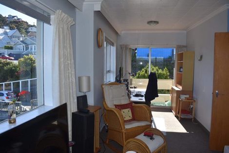 Photo of property in Grafon Court Flats, 7/53 Grafton Road, Roseneath, Wellington, 6011