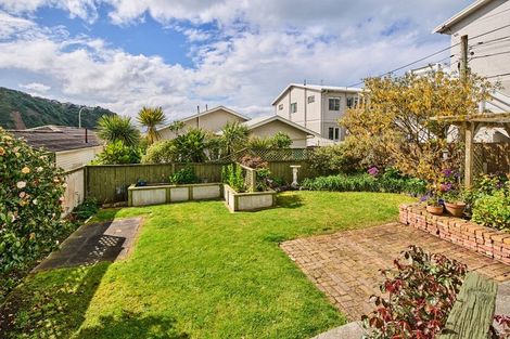 Photo of property in 197 Derwent Street, Island Bay, Wellington, 6023