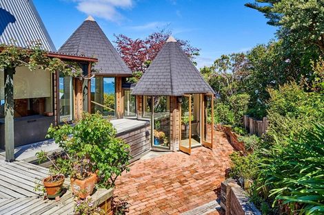 Photo of property in 8 Westhill Road, Point Howard, Lower Hutt, 5013