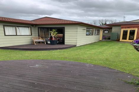 Photo of property in 9 Shamrock Street, Takaro, Palmerston North, 4412