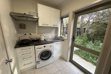 Photo of property in 37 Condor Place, Unsworth Heights, Auckland, 0632