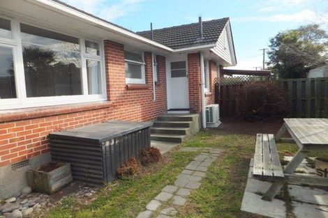 Photo of property in 2/12 Roslyn Avenue, Mairehau, Christchurch, 8052