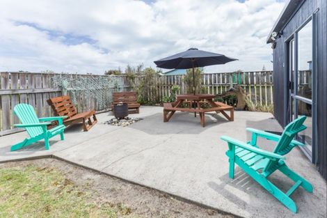 Photo of property in 16 Te Kiri Street, Himatangi Beach, Foxton, 4891