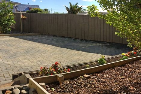 Photo of property in 86 Sylvan Crescent, Te Atatu South, Auckland, 0610