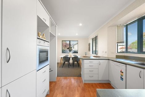 Photo of property in 10 Dorchester Place, Nawton, Hamilton, 3200