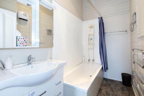 Photo of property in 2 Harris Street, Geraldine, 7930