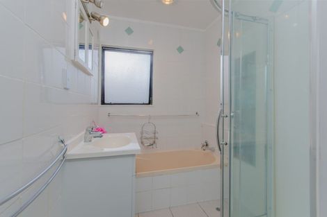 Photo of property in 2/22 Cosgrave Road, Papakura, 2110