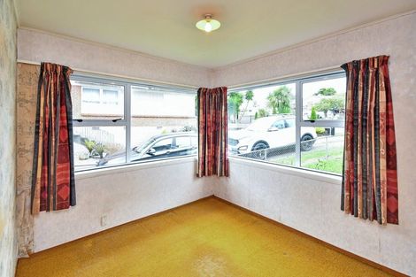 Photo of property in 30 Lynmore Drive, Hillpark, Auckland, 2102