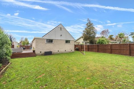 Photo of property in 4 Saunders Place, Redwood, Christchurch, 8051